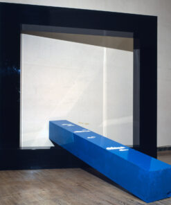 1964<br>Monumento ad un poeta morto<br>smalto industriale su metacrilato di perspex<br>cm 200x200x25