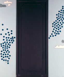 1965<br>Armadio con cielo<br>Smalto industriale, pennarello, anta di armadio ricostruita su tavola<br>cm 170x170