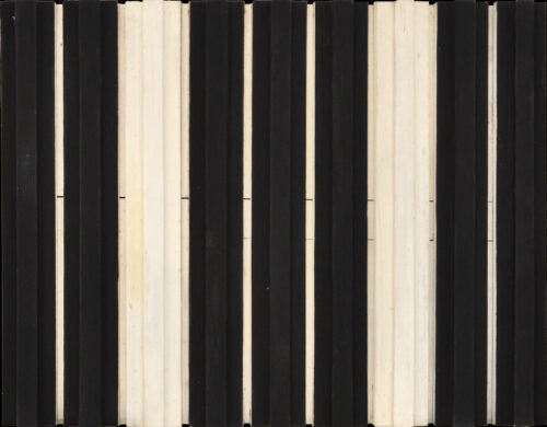 1967<br>smalto industriale per l'edilizia su moduli di legno sagomati disposti su ambo i lati<br>cm 30x40