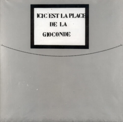 1969 maggio<br>Ici c'est la place de la Gioconde<br>smalto industriale e catena applicata su tela<br>cm 150x150