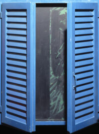 1975<br>' persiana '<br>smalto industriale, tempera, ante di persiana, cardini, telaio di legno su tavola<br>cm 100x80